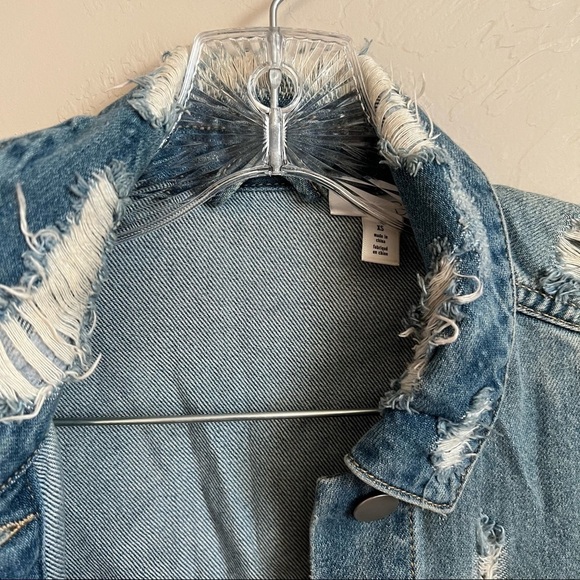 BP Super Distressed Soft Denim Trucker Jacket - Picture 8 of 14